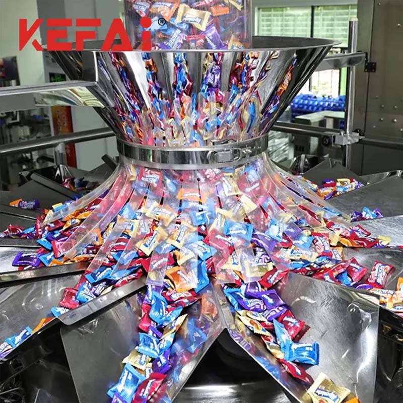 Detalle da máquina de envasado de doces KEFAI 1