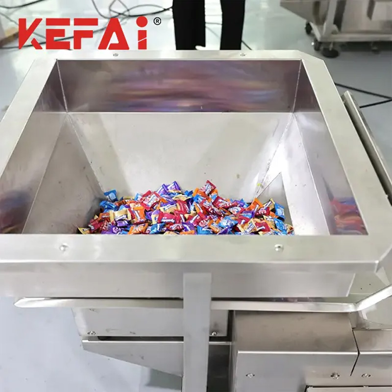 Detalle da máquina de envasado de doces KEFAI 2